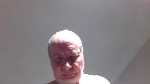 Snapshot of jimmybenido chatting on December 10, 5:33 pm Jim Redgewell online show from December 10, 5:33 pm