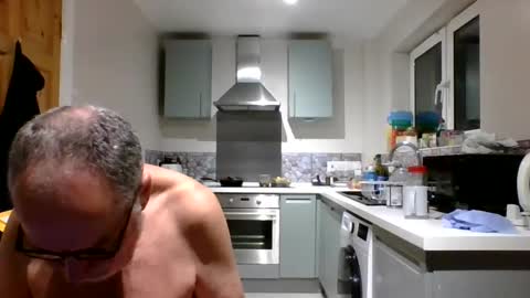 Snapshot of jimmybenido chatting on December 4, 5:27 pm Jim Redgewell online show from December 4, 5:27 pm