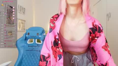 Snapshot of jinx_boom chatting on February 22, 8:40 am jinx_boom online show from February 22, 8:40 am