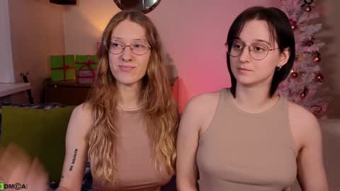 Snapshot of jitoon_exe chatting on January 3, 11:14 am Hey Guys We are Julia ginger Tina brunette online show from January 3, 11:14 am