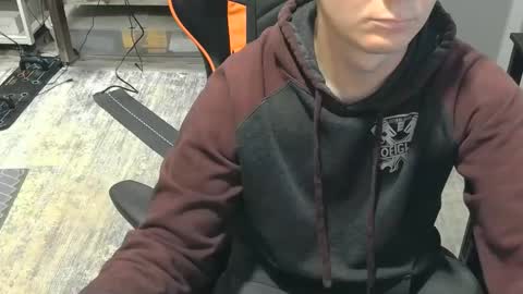 Snapshot of jjhynes402 chatting on October 24, 7:03 pm Jake online show from October 24, 7:03 pm