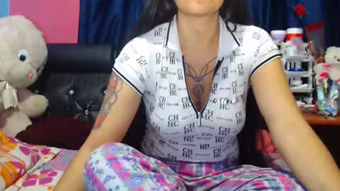 Snapshot of jjodie__ chatting on March 10, 1:00 pm luuuuuuuuuu online show from March 10, 1:00 pm