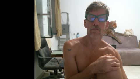 jlmbud online show from October 3, 7:55 pm