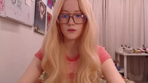 joan_kiss online show from November 12, 3:20 am