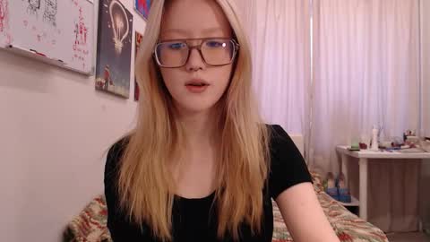 joan_kiss online show from September 29, 11:09 am