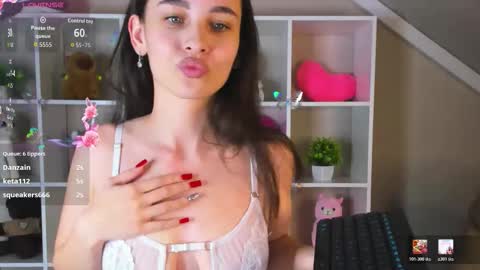 Skye online show from January 19, 1:15 am