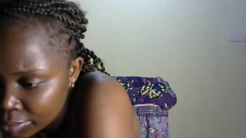 Snapshot of joankein_255 chatting on February 19, 11:04 pm varl online show from February 19, 11:04 pm