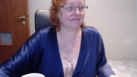 Snapshot of joannaandneighbour chatting on February 3, 8:35 am Joanna and Greg online show from February 3, 8:35 am