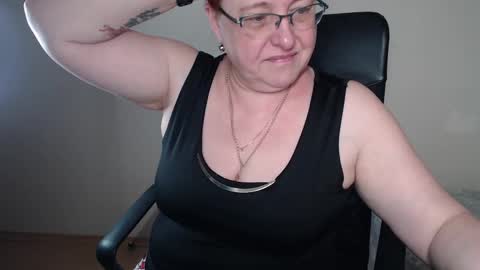 Snapshot of joannaandneighbour chatting on March 7, 10:35 am Joanna and Greg online show from March 7, 10:35 am