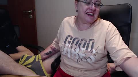 Snapshot of joannaandneighbour chatting on January 23, 8:25 am Joanna and Greg online show from January 23, 8:25 am