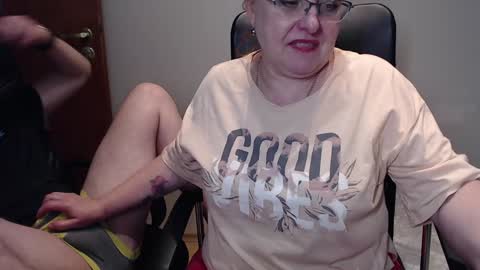 Snapshot of joannaandneighbour chatting on January 23, 8:13 pm Joanna and Greg online show from January 23, 8:13 pm