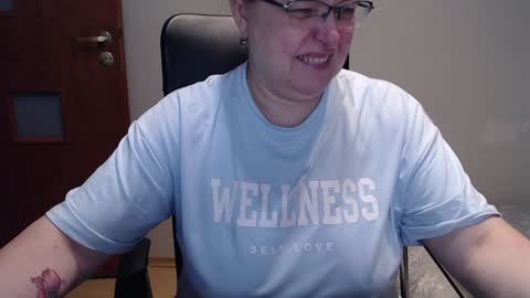 Snapshot of joannaandneighbour chatting on January 31, 8:32 am Joanna and Greg online show from January 31, 8:32 am