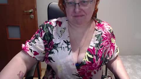 Snapshot of joannaandneighbour chatting on March 3, 1:23 pm Joanna and Greg online show from March 3, 1:23 pm