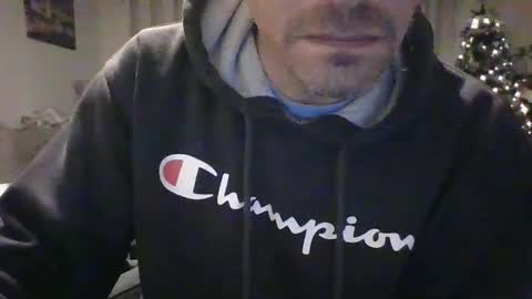 Snapshot of joe5star chatting on December 6, 7:04 am joe5star online show from December 6, 7:04 am