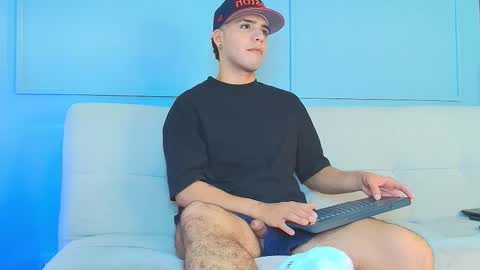 Snapshot of joe_bridge chatting on October 25, 11:38 pm Joe online show from October 25, 11:38 pm