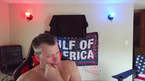 joejoe__ online show from April 12, 1:15 pm