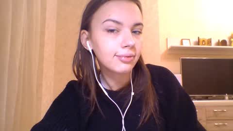 Jennifer online show from December 17, 7:09 pm