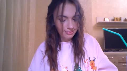 Jennifer online show from December 19, 7:31 pm