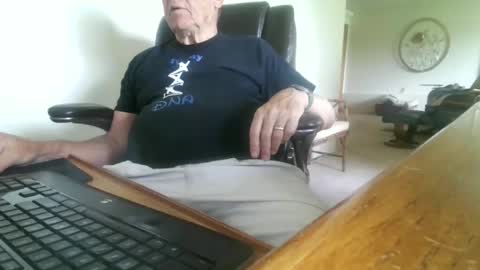 joelrw4 online show from May 12, 9:46 pm