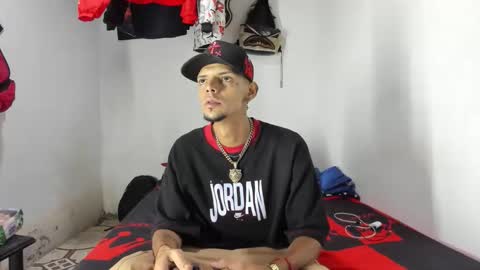 johan_and_antonella online show from April 27, 4:32 am