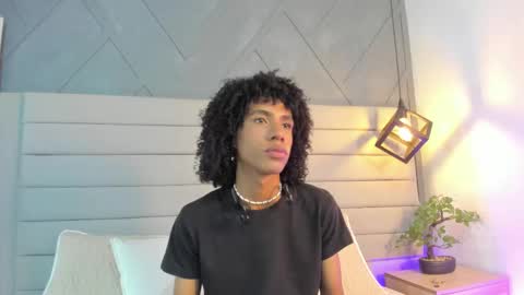 Johan  online show from November 29, 7:43 pm