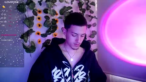 Snapshot of johan_parker222 chatting on September 20, 6:55 pm johan_parker222 online show from September 20, 6:55 pm