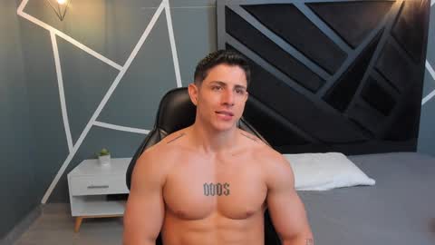 Snapshot of johan_williams_07 chatting on December 27, 8:24 am Johan Williams online show from December 27, 8:24 am