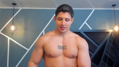 Snapshot of johan_williams_07 chatting on January 2, 1:38 am Johan Williams online show from January 2, 1:38 am
