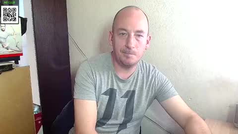 Snapshot of johanbarker chatting on February 10, 2:16 pm Johan online show from February 10, 2:16 pm