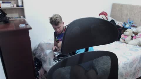 JOHAN independient model online show from December 23, 3:29 am