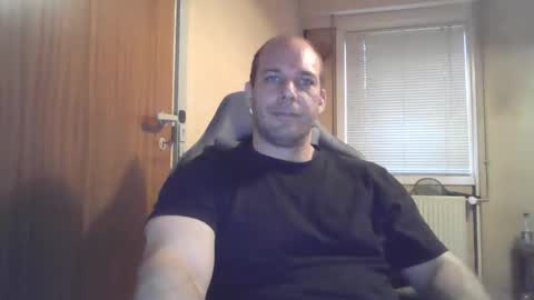 john1212124 online show from September 18, 5:17 pm