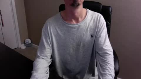 john757533 online show from December 10, 4:24 am