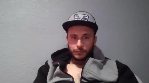 Snapshot of john84363 chatting on January 24, 2:39 am john84363 online show from January 24, 2:39 am