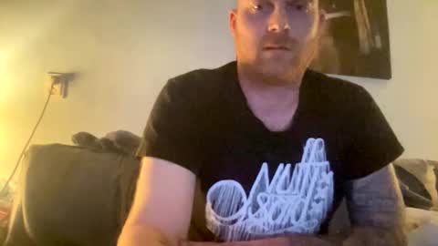 johnny online show from April 9, 6:24 pm