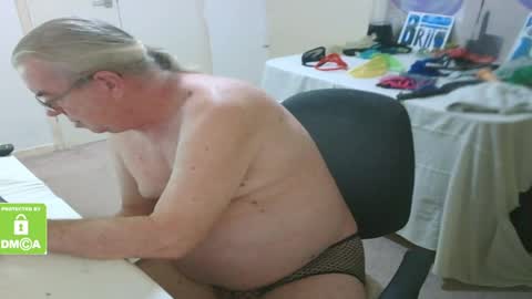 Snapshot of john_little_one chatting on February 25, 9:15 pm JOHN online show from February 25, 9:15 pm