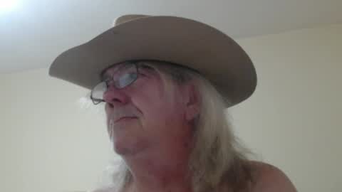 Snapshot of john_little_one chatting on January 7, 1:06 am JOHN online show from January 7, 1:06 am