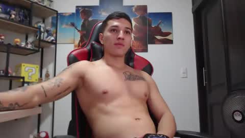 Snapshot of john_s117 chatting on March 10, 10:02 pm JOHN online show from March 10, 10:02 pm