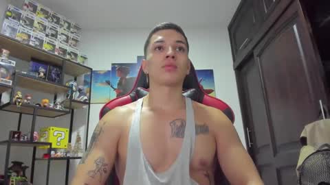 Snapshot of john_s117 chatting on December 4, 11:30 pm JOHN online show from December 4, 11:30 pm