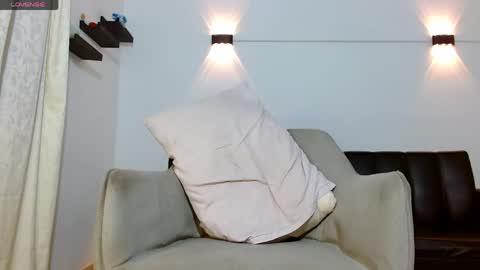 john_ssnow29 online show from June 8, 1:28 am
