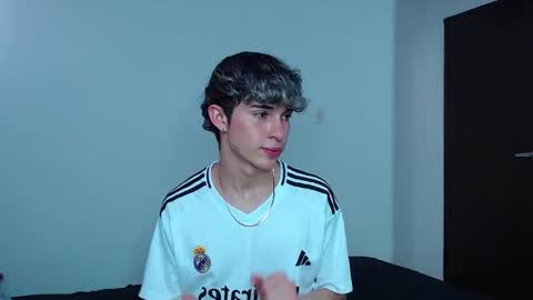 John Vichenso online show from December 4, 9:14 pm