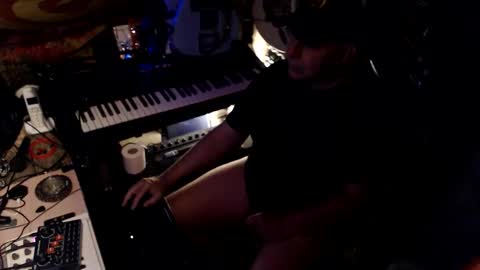 johnfeelgood004 online show from April 16, 6:24 am