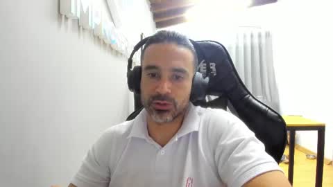JOHN G MODELS online show from July 22, 9:50 pm