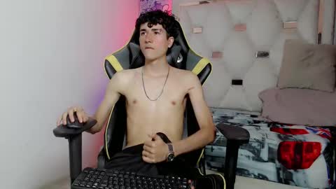 johnny_cagee online show from October 1, 4:55 am