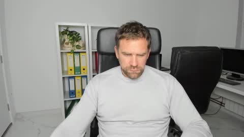 johnnydough82 online show from December 4, 4:48 am