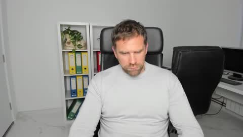 johnnydough82 online show from December 4, 7:55 am