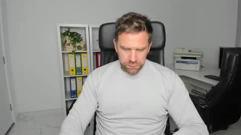 johnnydough82 online show from December 2, 5:30 am