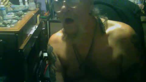 johnnyshung1 online show from November 23, 7:06 am