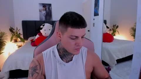 Snapshot of johny_multicum chatting on October 10, 4:13 pm Johny online show from October 10, 4:13 pm