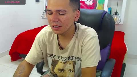 jokerbrad_1 online show from September 28, 7:23 pm