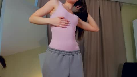 Emma online show from October 3, 7:05 am